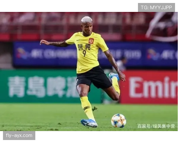 巴洛特利重返米兰重燃职业生涯，状态回暖迎新希望