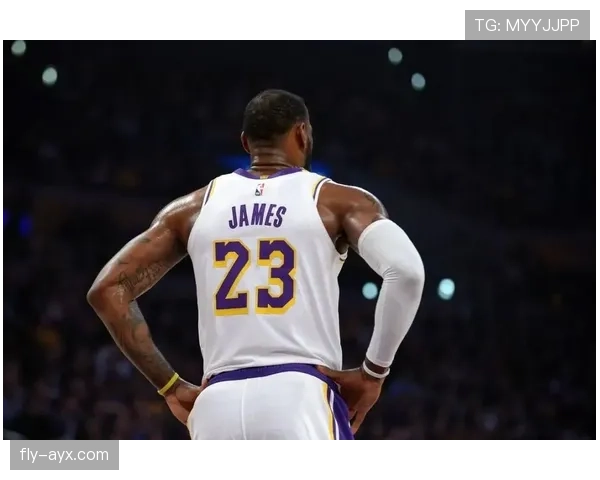 拉贾·朗多关键挡拆助攻提升詹姆斯效率显著